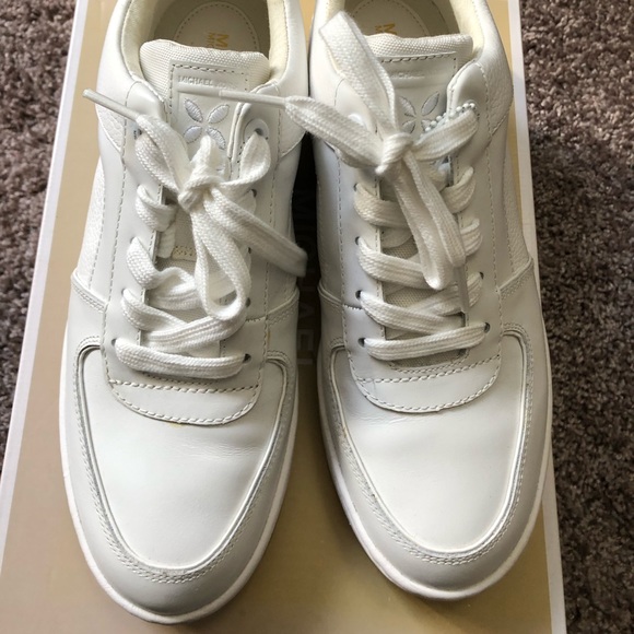 Micheal Kors sneaker - Picture 2 of 4
